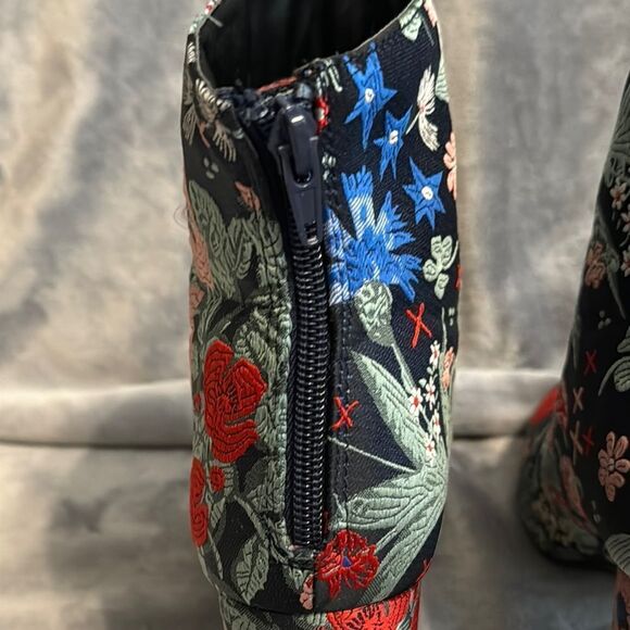 Metaphor Flora Ankle Boots - Picture 4 of 7